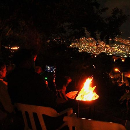 Eco Hostal Casa La Juana Acomodação com café da manhã Medellín Exterior foto