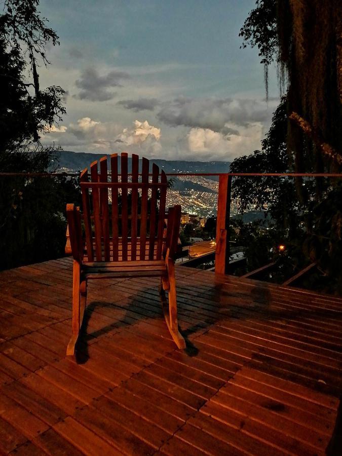 Eco Hostal Casa La Juana Acomodação com café da manhã Medellín Exterior foto