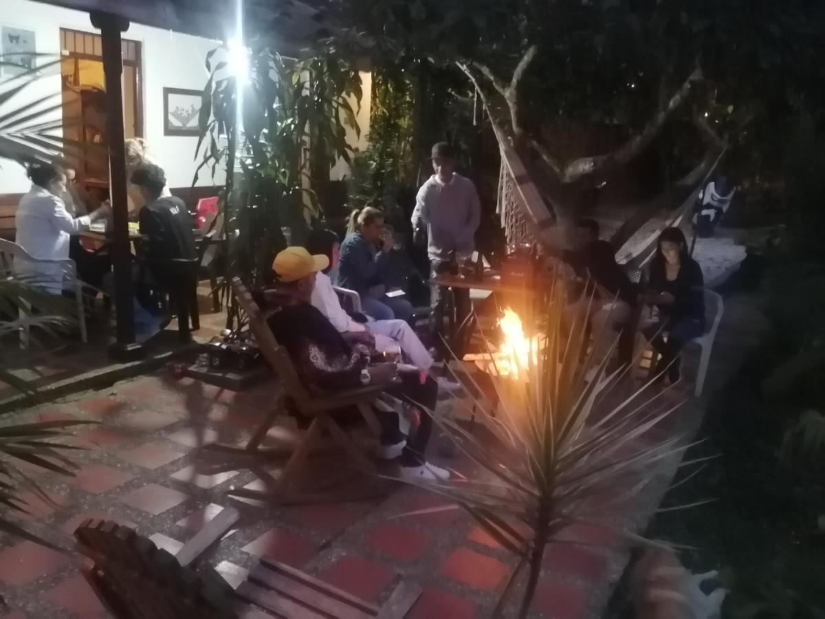 Eco Hostal Casa La Juana Acomodação com café da manhã Medellín Exterior foto